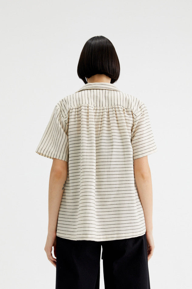 Camicia a maniche corte con fantasia a righe