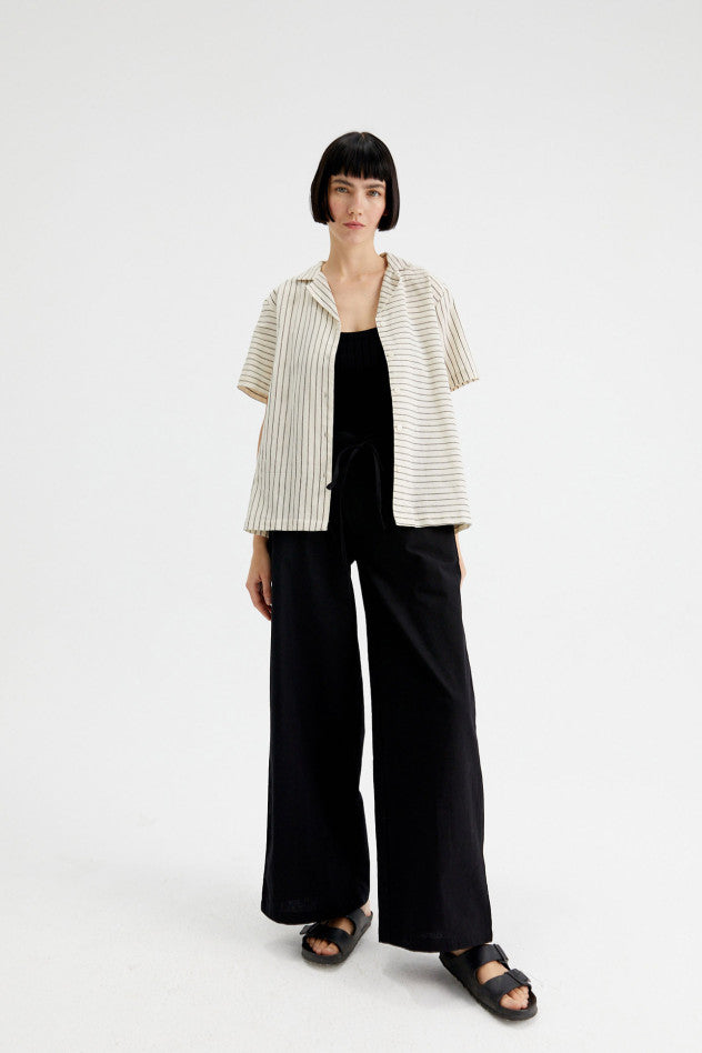Camicia a maniche corte con fantasia a righe